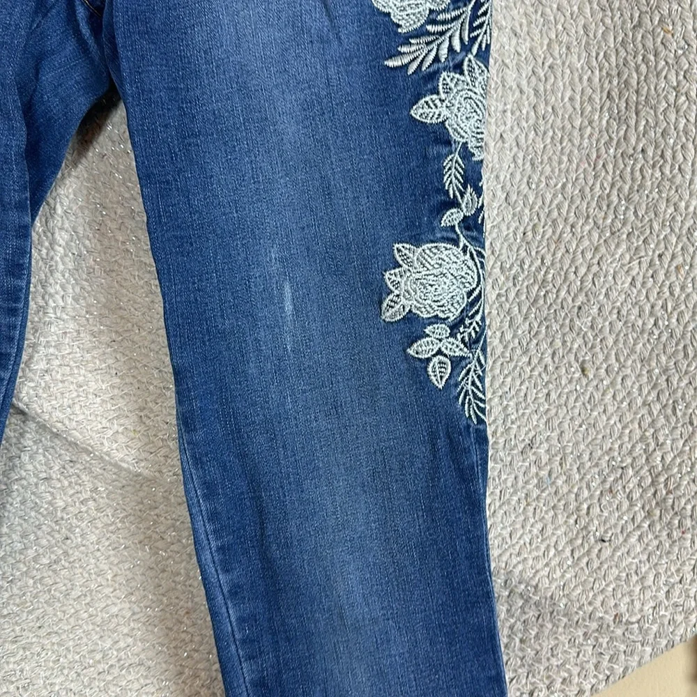 Sold - Picture 2 of 8